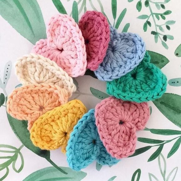 Perfect Crochet Heart Pattern - Crochet Heart Pattern - Amigurumi Heart Pattern - Picture 1 of 1